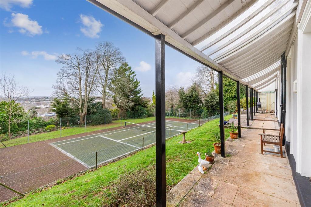 A25 - Watcombe Hill House - 260127.jpg