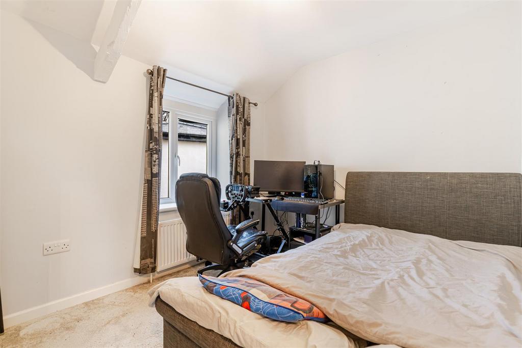 A82 - Watcombe Hill House - 260122.jpg