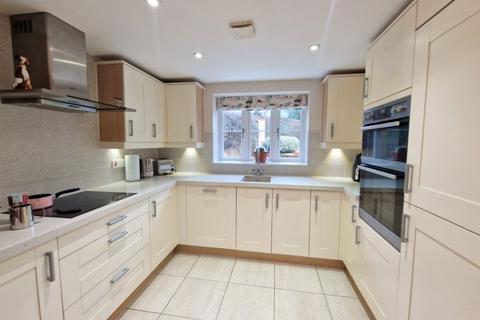 4 bedroom semi-detached house for sale, Hillcrest Gardens, Exmouth, EX8 4FE
