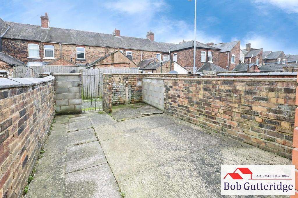 Enclosed rear yard
