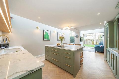 4 bedroom house for sale, Fulwell Road, Teddington TW11