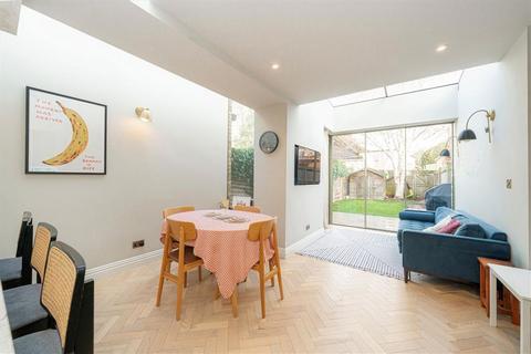 4 bedroom house for sale, Fulwell Road, Teddington TW11