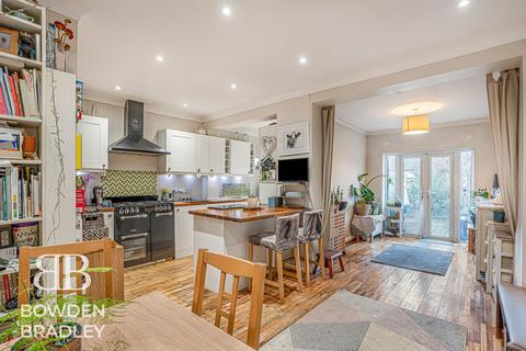 3 bedroom semi-detached house for sale, Inverness Drive, Hainault, IG6