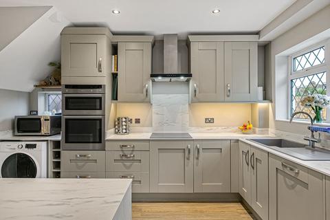 3 bedroom semi-detached house for sale, Warlingham CR6