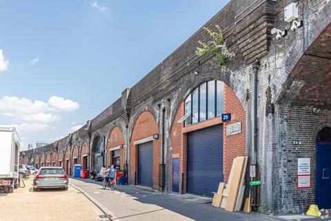 Property to rent, Broughton St London SW8 3QR