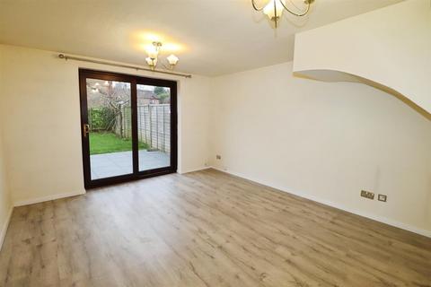 2 bedroom semi-detached house to rent, Ashleigh Drive, Nuneaton