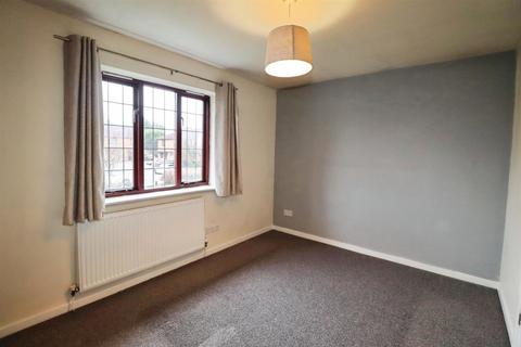 2 bedroom semi-detached house to rent, Ashleigh Drive, Nuneaton