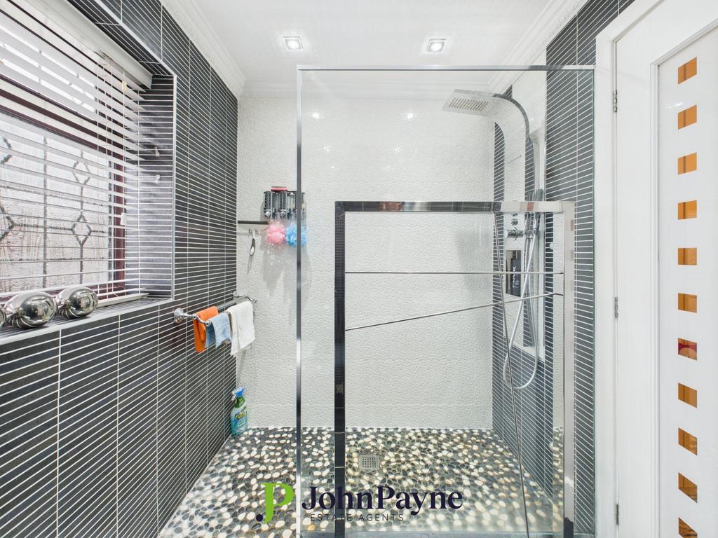 Ensuite Shower Room