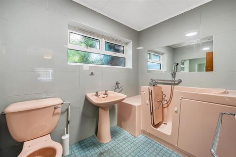 4 bedroom detached bungalow for sale, Ballantyne Drive, Kingswood