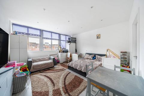 Studio to rent, Rayners Lane, Rayners Lane, Harrow, HA2