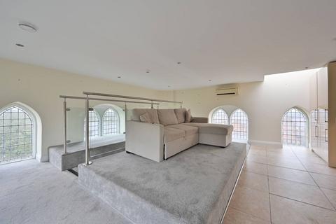 2 bedroom flat to rent, Royal Connaught WD23, Bushey, WD23