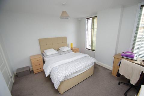 2 bedroom flat to rent, High Street. WD17, Watford, WD17