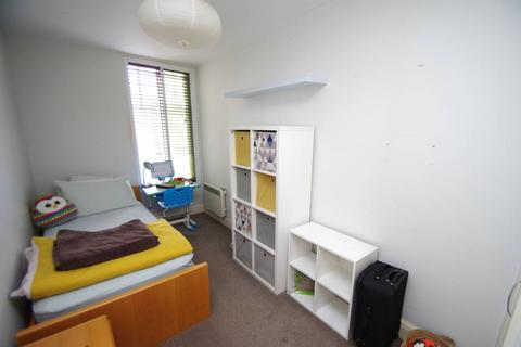 2 bedroom flat to rent, High Street. WD17, Watford, WD17