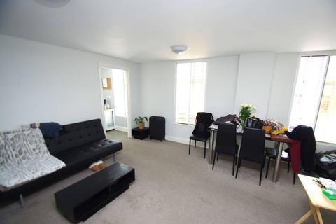 2 bedroom flat to rent, High Street. WD17, Watford, WD17