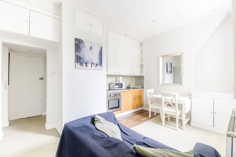 1 bedroom flat for sale, Clapham Common South Side, Clapham Common South Side, London, SW4