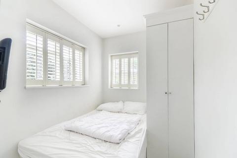 1 bedroom flat for sale, Clapham Common South Side, Clapham Common South Side, London, SW4