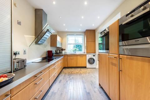 2 bedroom maisonette to rent, St James's Gardens, Holland Park, London, W11