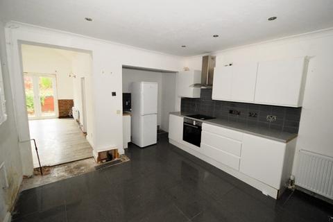 2 bedroom semi-detached house for sale, London Road Bagshot