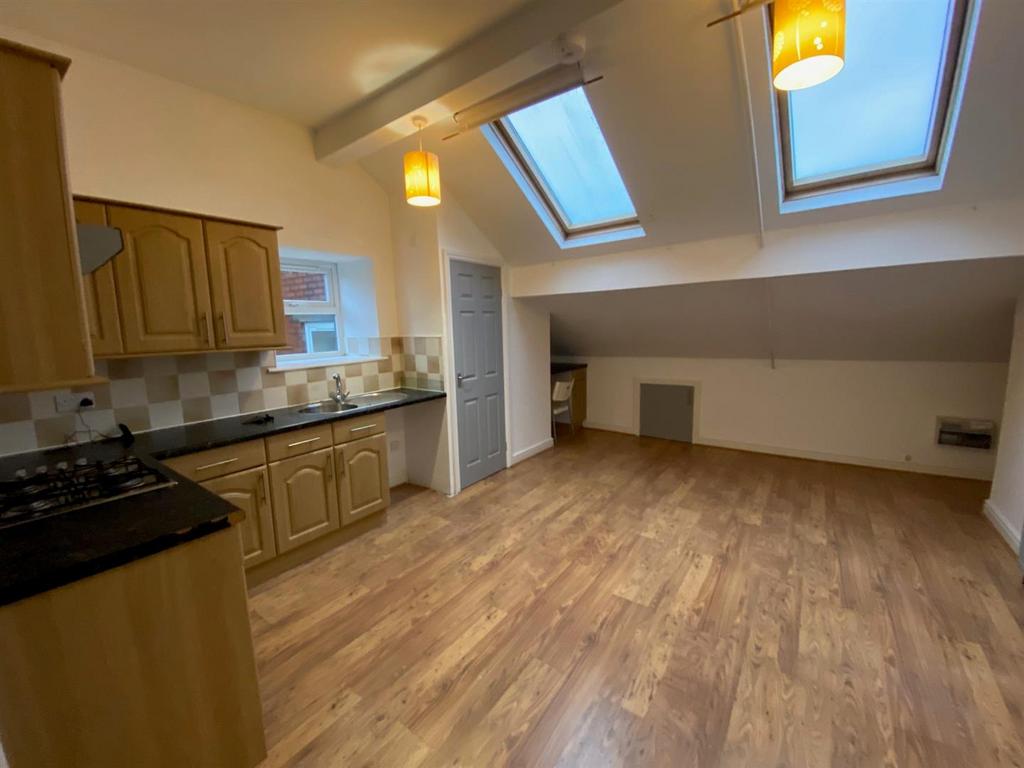 KITCHEN LOUNGE AREA.jpg
