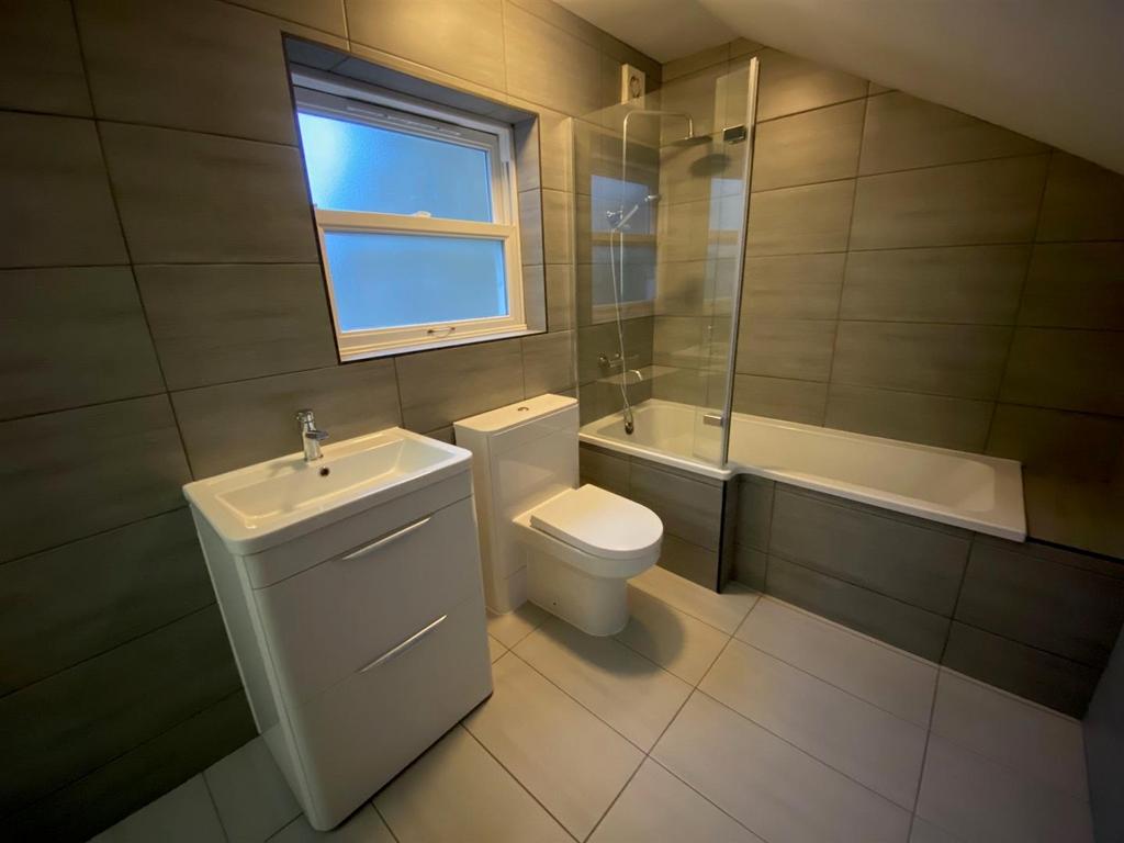 BATHROOM 1.jpg