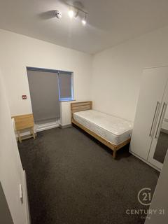 1 bedroom in a house share to rent, Hall Road, ISLEWORTH TW7