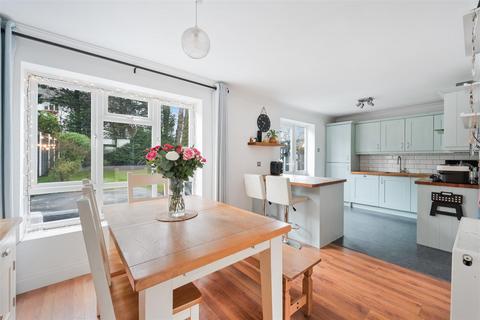 undefined, Gale Crescent, Banstead