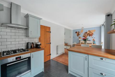 undefined, Gale Crescent, Banstead