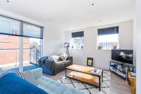 1 bedroom flat to rent, High Street, Hornsey, London, N8