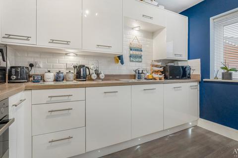 3 bedroom semi-detached house for sale, Rhodeswood Close, Hilton, Derbyshire, DE65 5BS