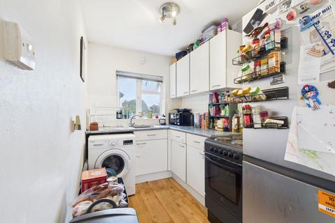 2 bedroom flat for sale, Ivydore Avenue, Worthing BN13