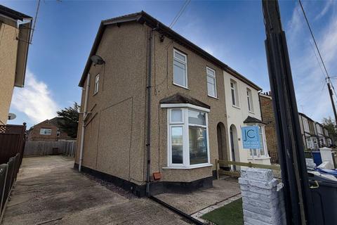 1 bedroom maisonette for sale, Salisbury Avenue, Stanford-le-Hope, Essex, SS17