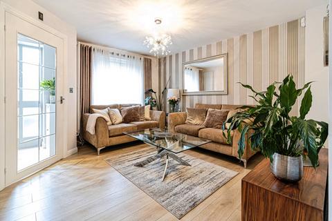 3 bedroom terraced house for sale, Longshaw Close, Manchester M8