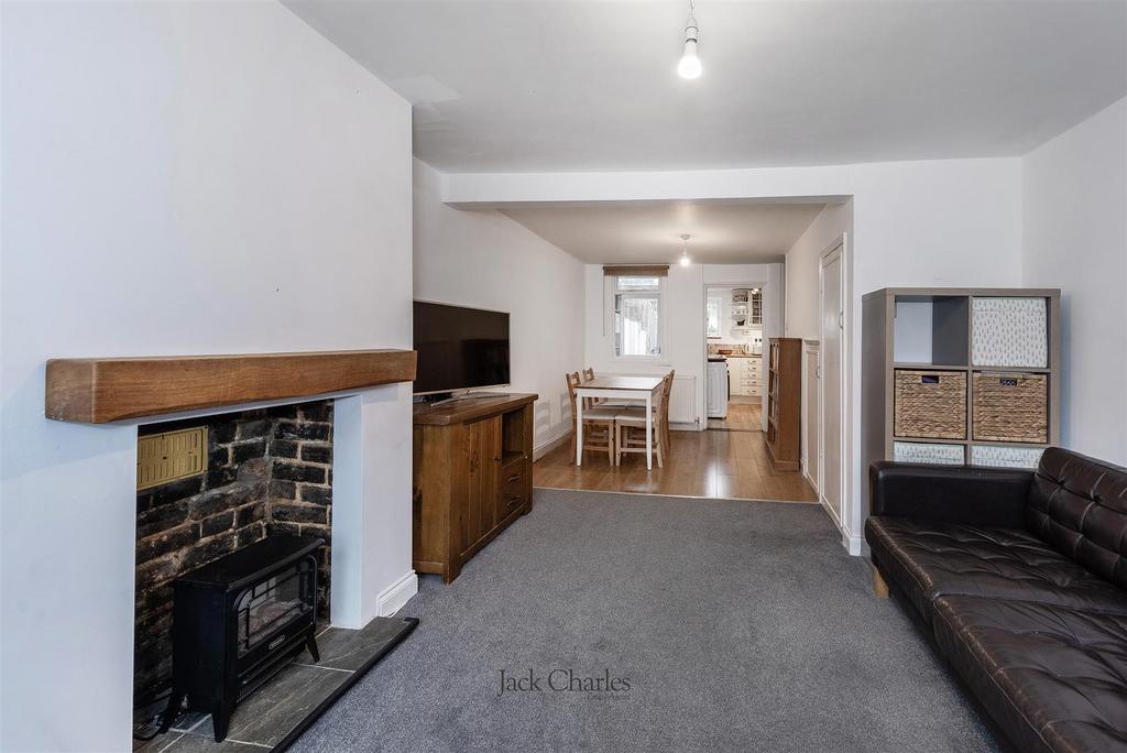 56 Lavender Hill, TN9 2 AU 002.jpg