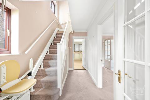 3 bedroom detached house for sale, St. Albans Road, Epping CM16
