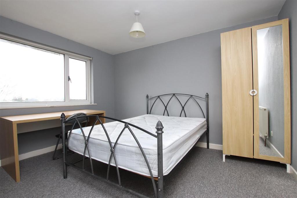 Bedroom four (2).JPG