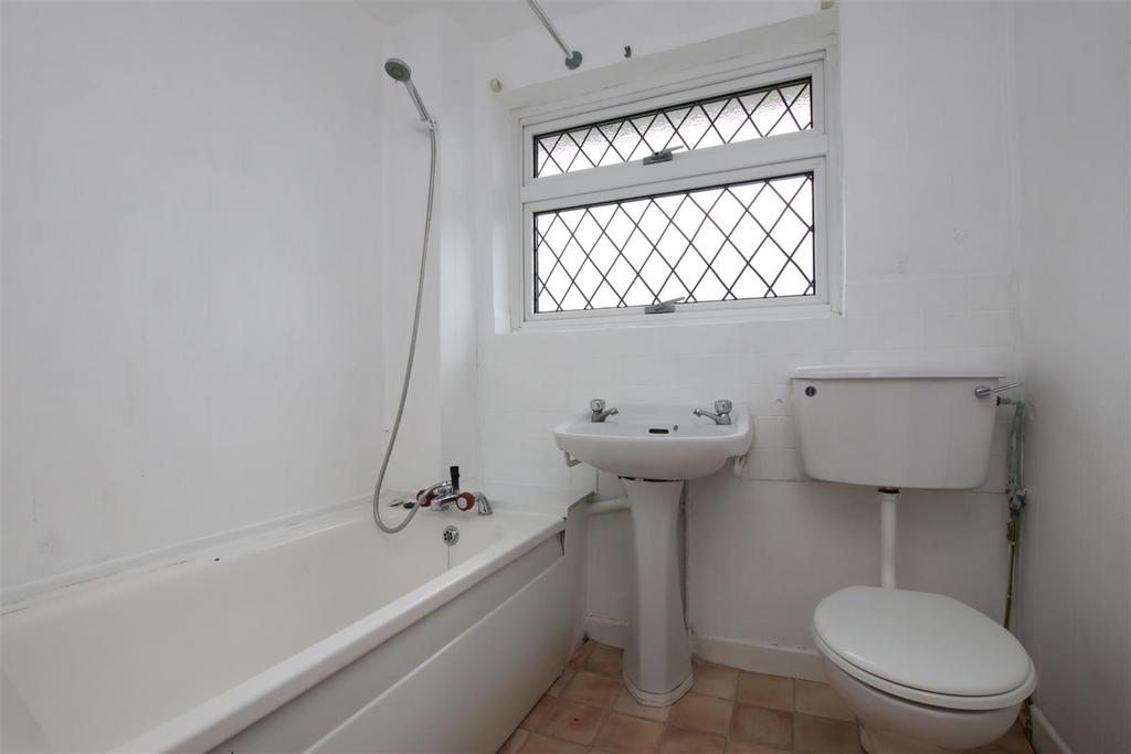 Bathroom (2).JPG