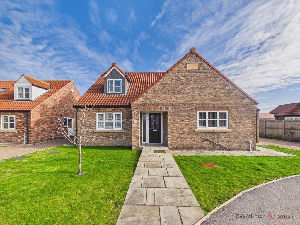 4 Bedroom Detached House - For Sale