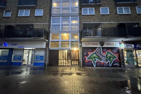 3 bedroom flat to rent, Cambridge Heath Road, London