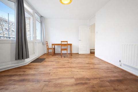 3 bedroom flat to rent, Cambridge Heath Road, London