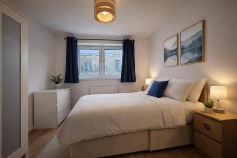 3 bedroom flat to rent, Cambridge Heath Road, London