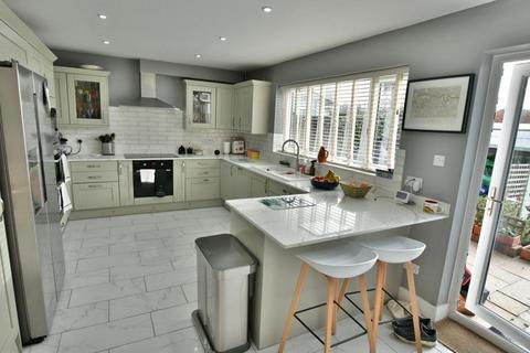 4 bedroom detached house for sale, Highland Road, Wimborne, BH21 2QN