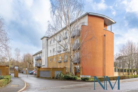 2 bedroom flat for sale, Trafalgar Gardens, Crawley RH10