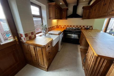 3 bedroom semi-detached house for sale, Stanton Road, Stapenhill, Burton-on-Trent, DE15