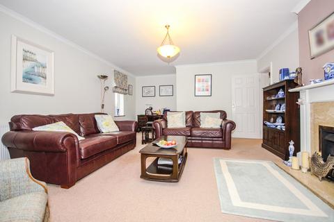 4 bedroom detached house for sale, Millfields Avenue, Hillmorton, Rugby, CV21