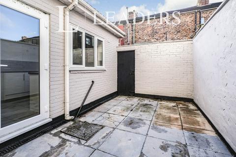 3 bedroom house to rent, Pendennis Street, L6