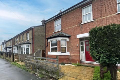2 bedroom maisonette to rent, Chesterfield Road, Ashford TW15