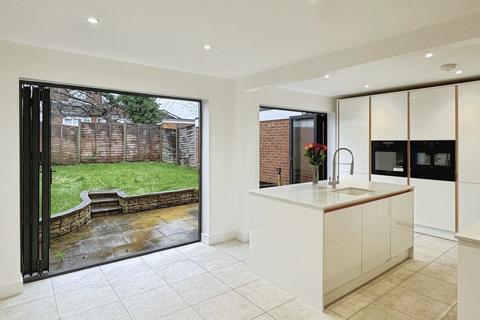 4 bedroom detached house to rent, Winnersh RG41