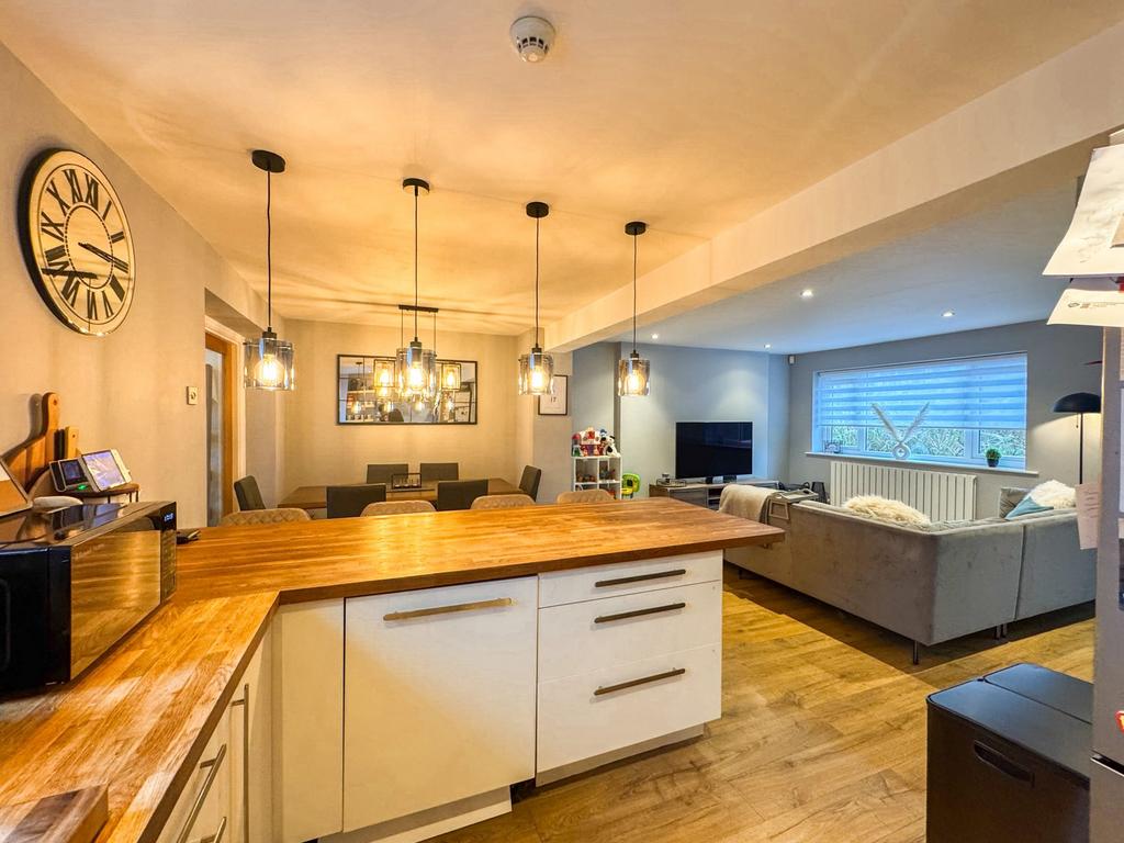 Open Plan Kitchen / Diner