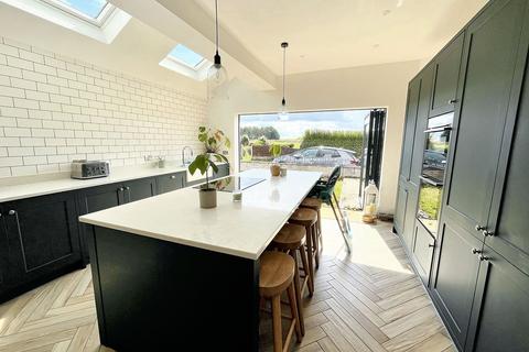 3 bedroom terraced house for sale, Ringley Road West, Radcliffe, M26