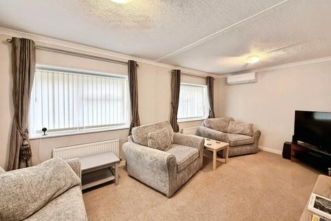 undefined, Thorney Mill Road, West Drayton UB7